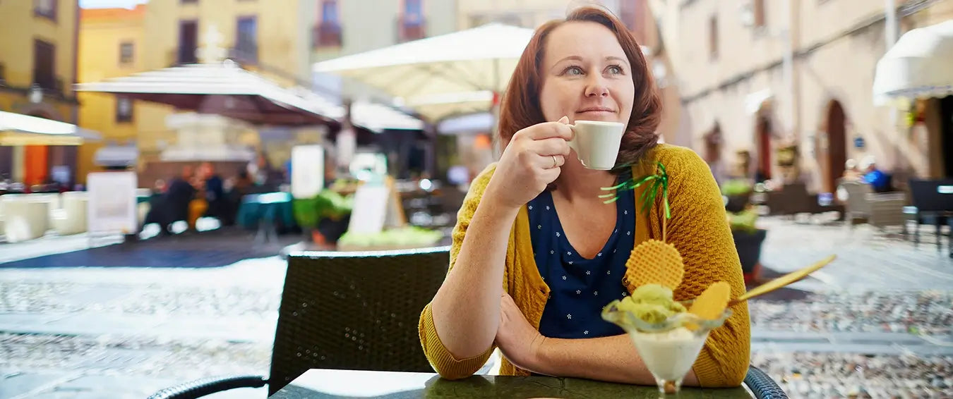 woman having breakfast